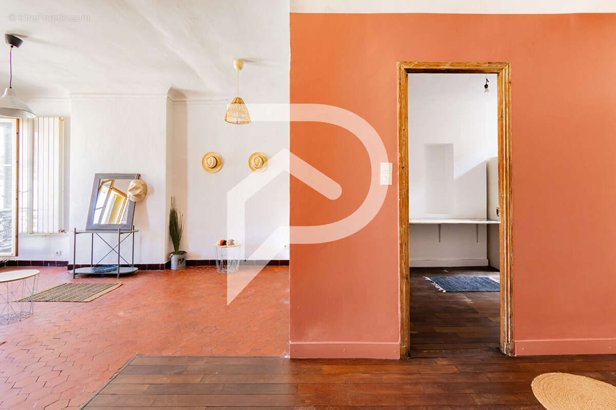 Appartement à MARSEILLE-2E