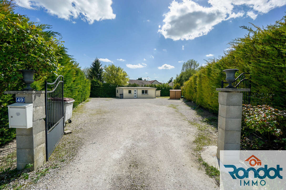 Terrain à MARCILLY-SUR-TILLE