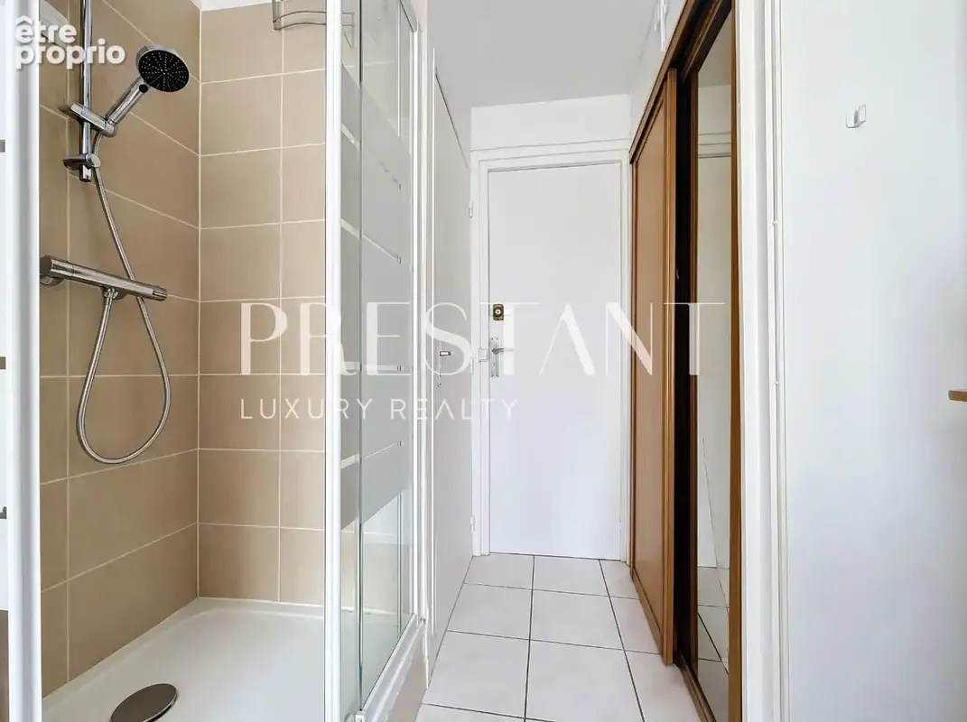 GARCHES - Chambre de service 12 m² - dernier étage - belle copropriété proche commodités - photo 13