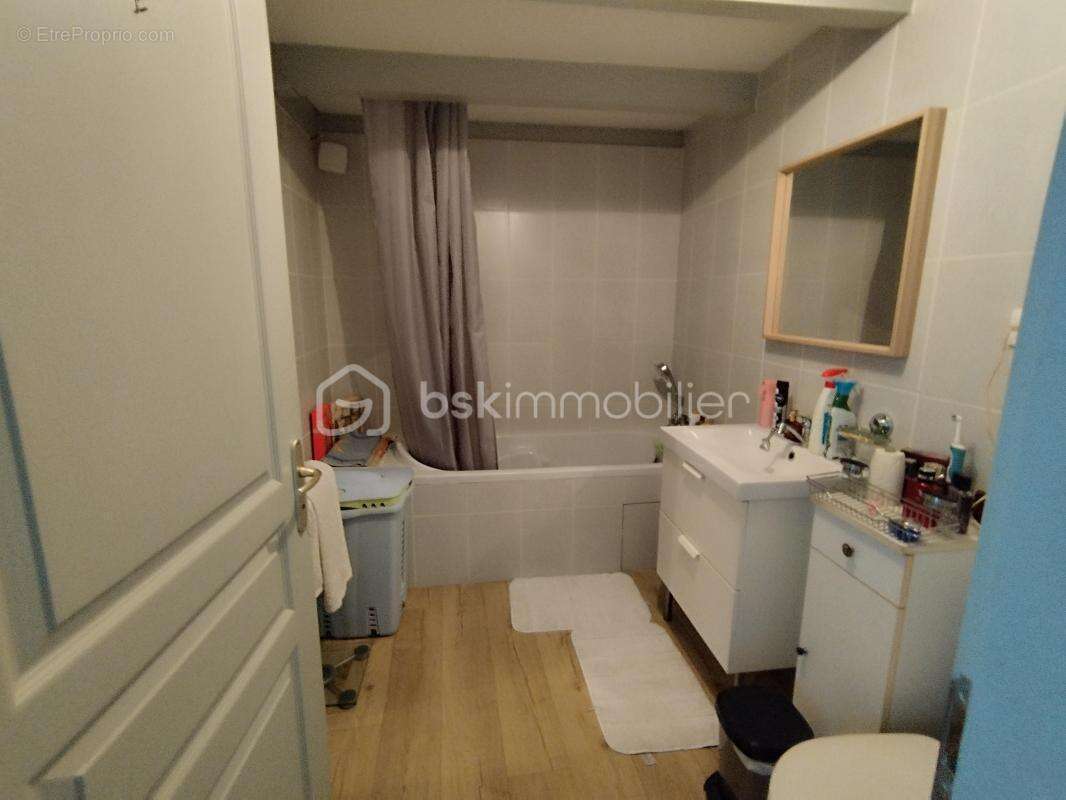 appartement et local commercial - photo 5