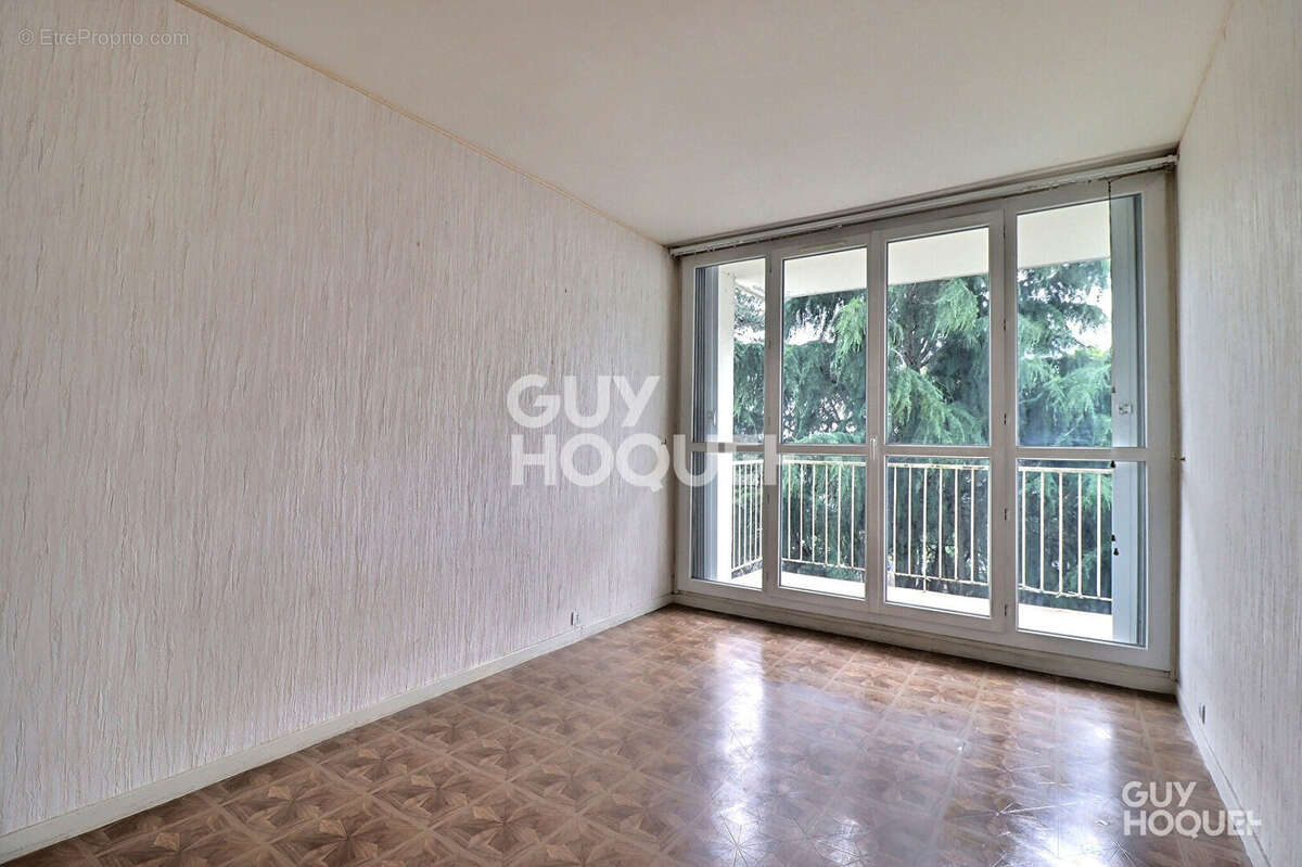 Appartement à SAINT-MICHEL-SUR-ORGE