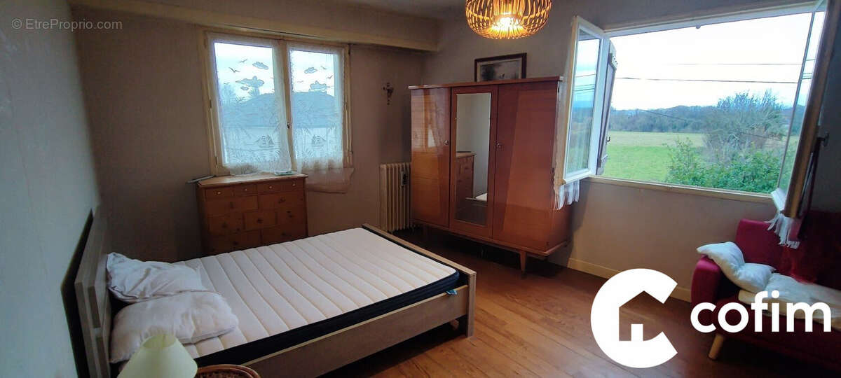 Maison à POEY-DE-LESCAR