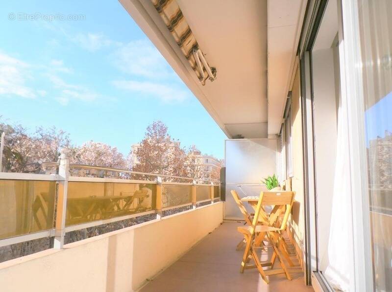 Appartement à MARSEILLE-5E