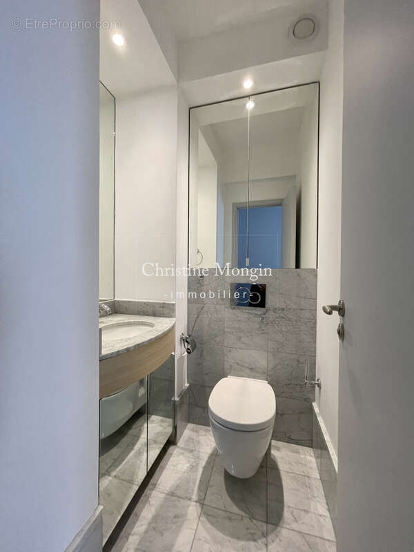 Appartement à NEUILLY-SUR-SEINE