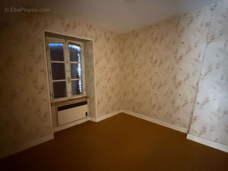 Maison à BUSSIERE-DUNOISE