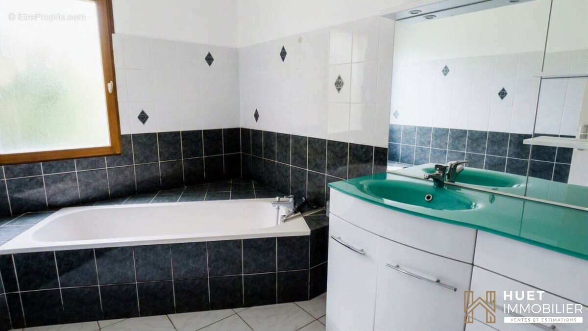 Maison de type 6 sur terrain de 486 m2 - photo 5