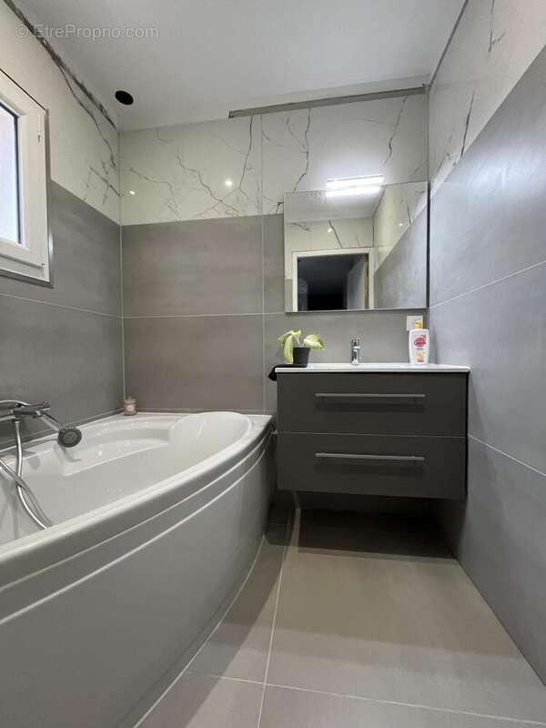 Maison 97 m² à Saint-Pere-En-Retz  - photo 4