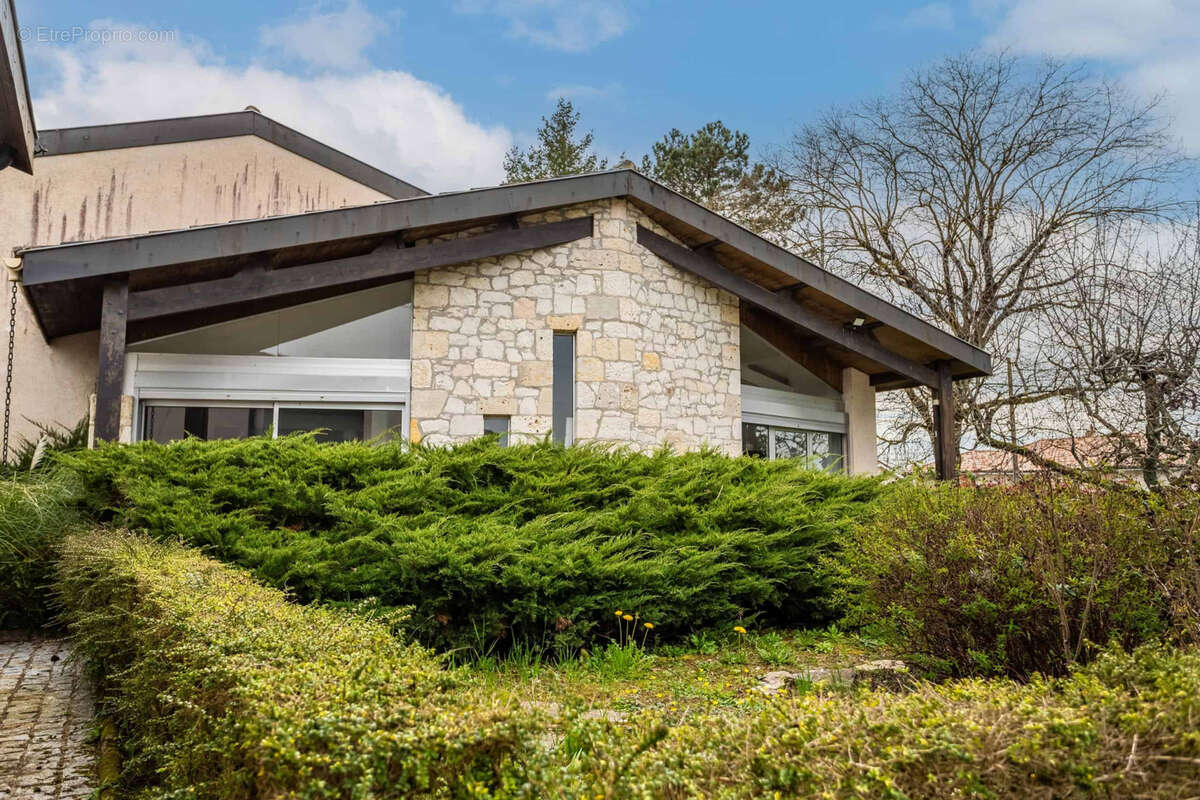 Village property with gite/annexe - photo 6