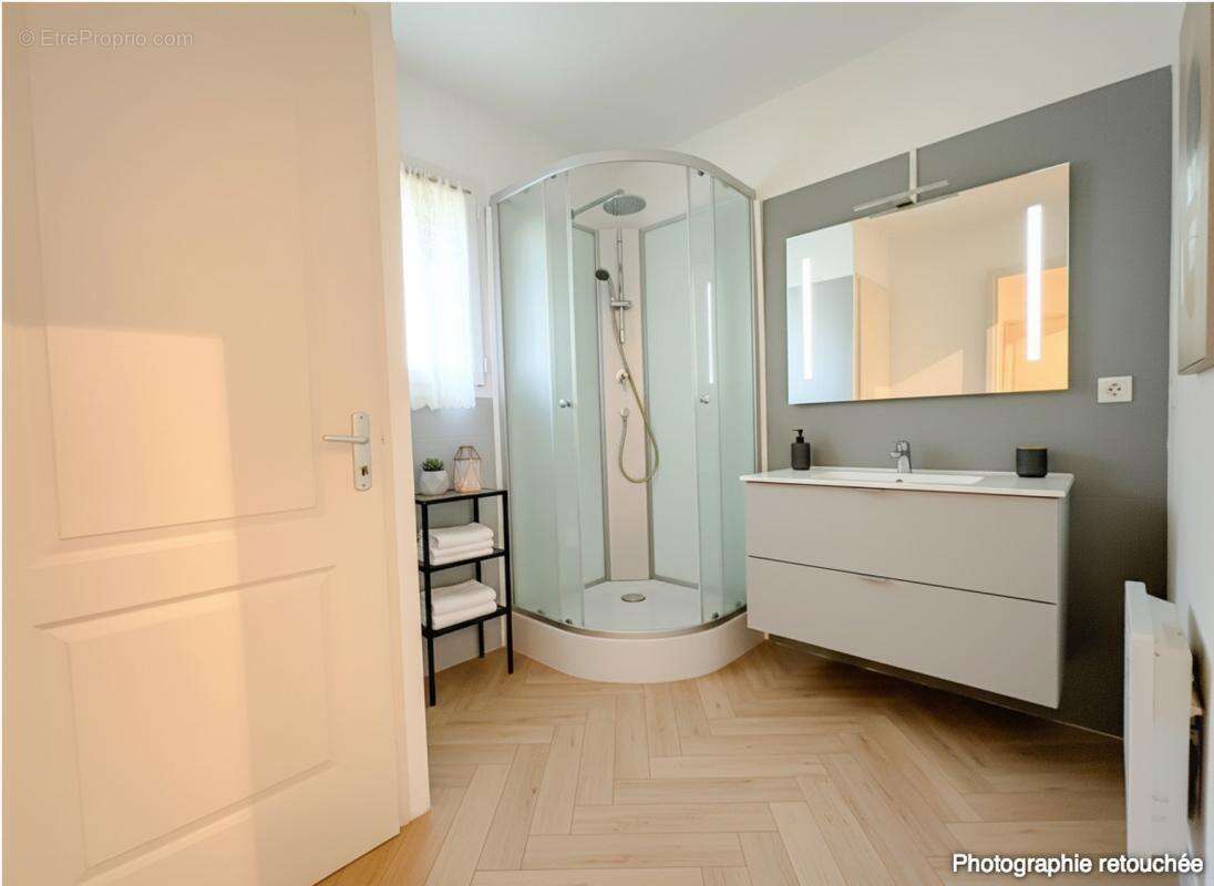 Maison à VINON-SUR-VERDON