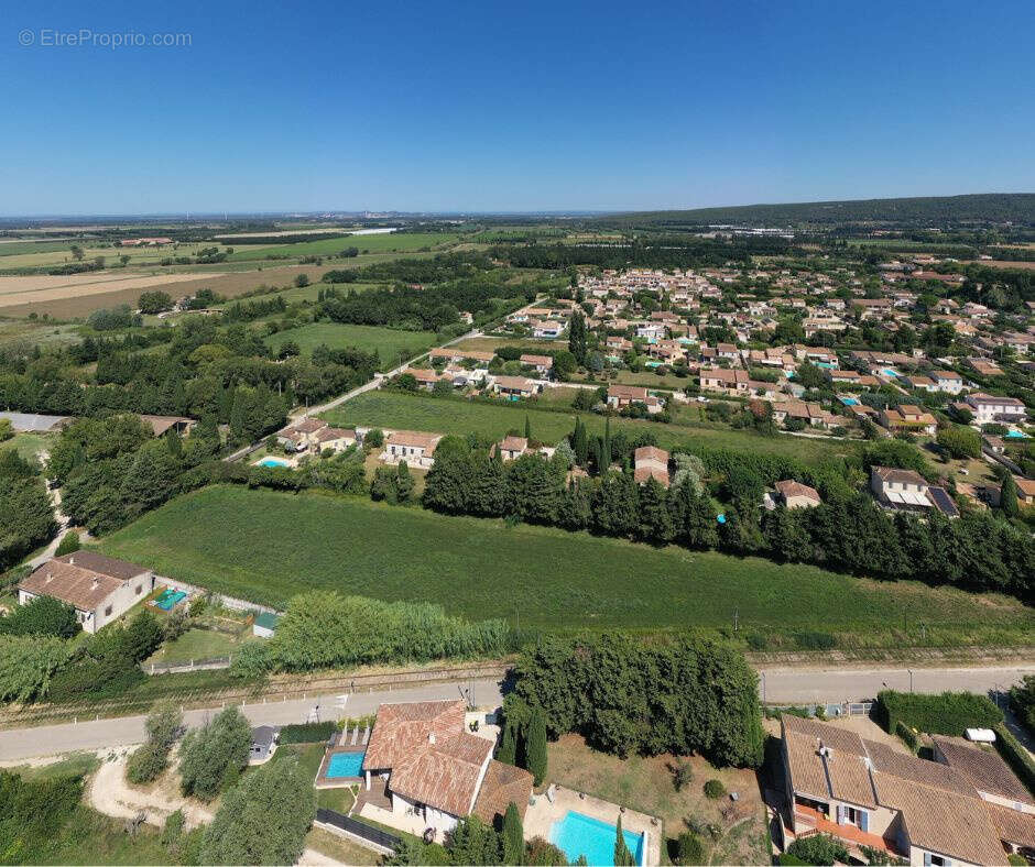 Terrain à FONTVIEILLE