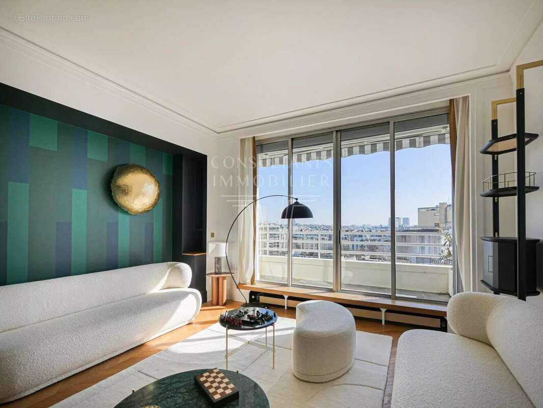 Appartement à PARIS-16E