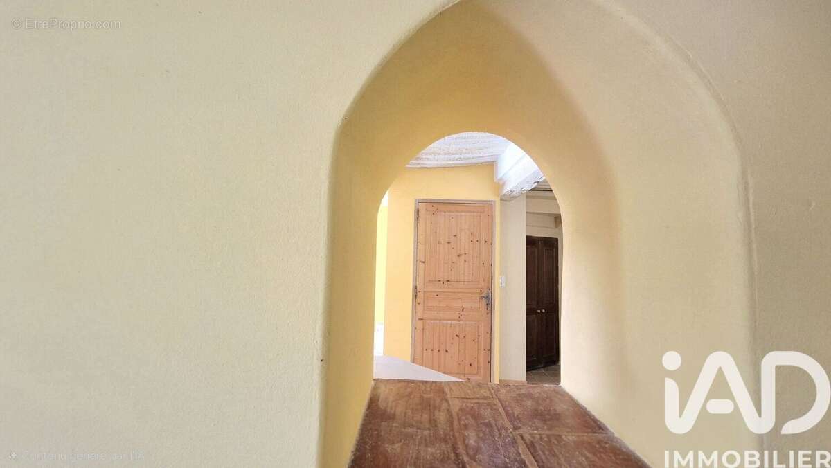 Maison 150 m² à Rustrel  - photo 6