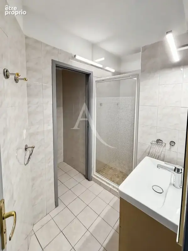 Appartement 2 pièces - Vieux Cannet, centre-ville - photo 9