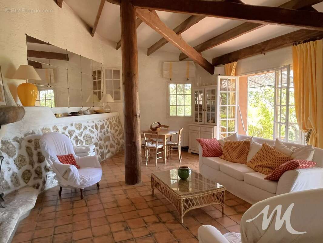 Maison à BARJOLS