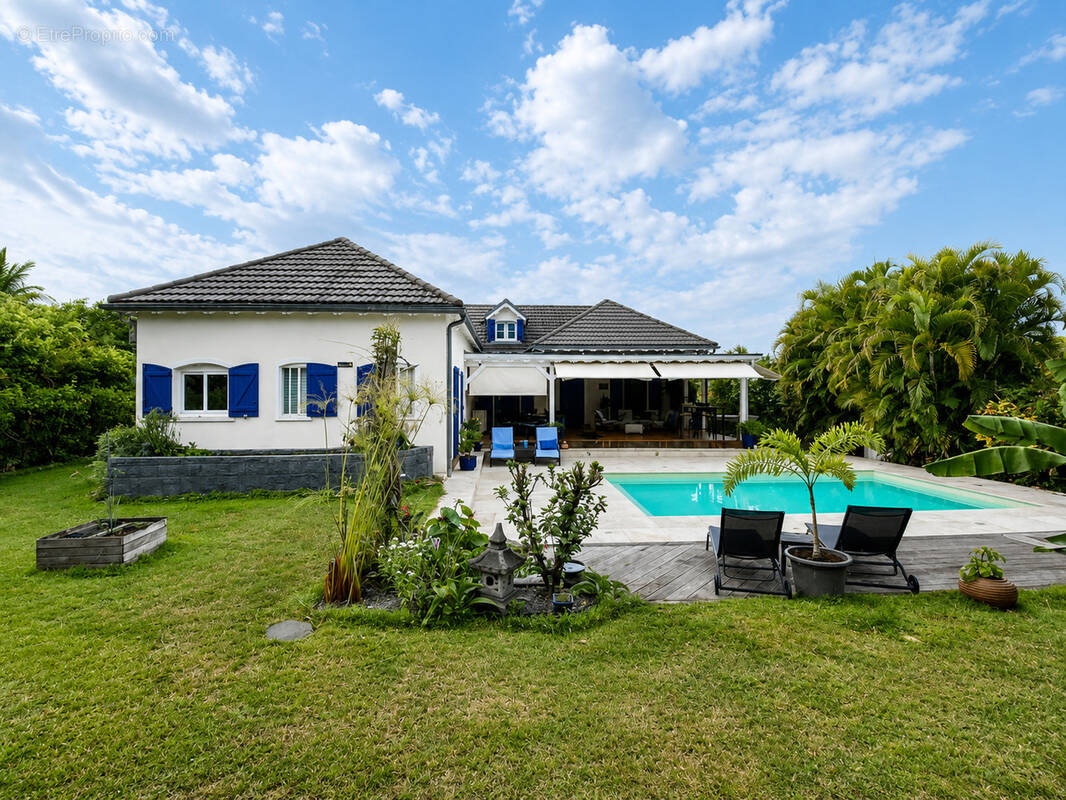 Maison à PETIT-BOURG