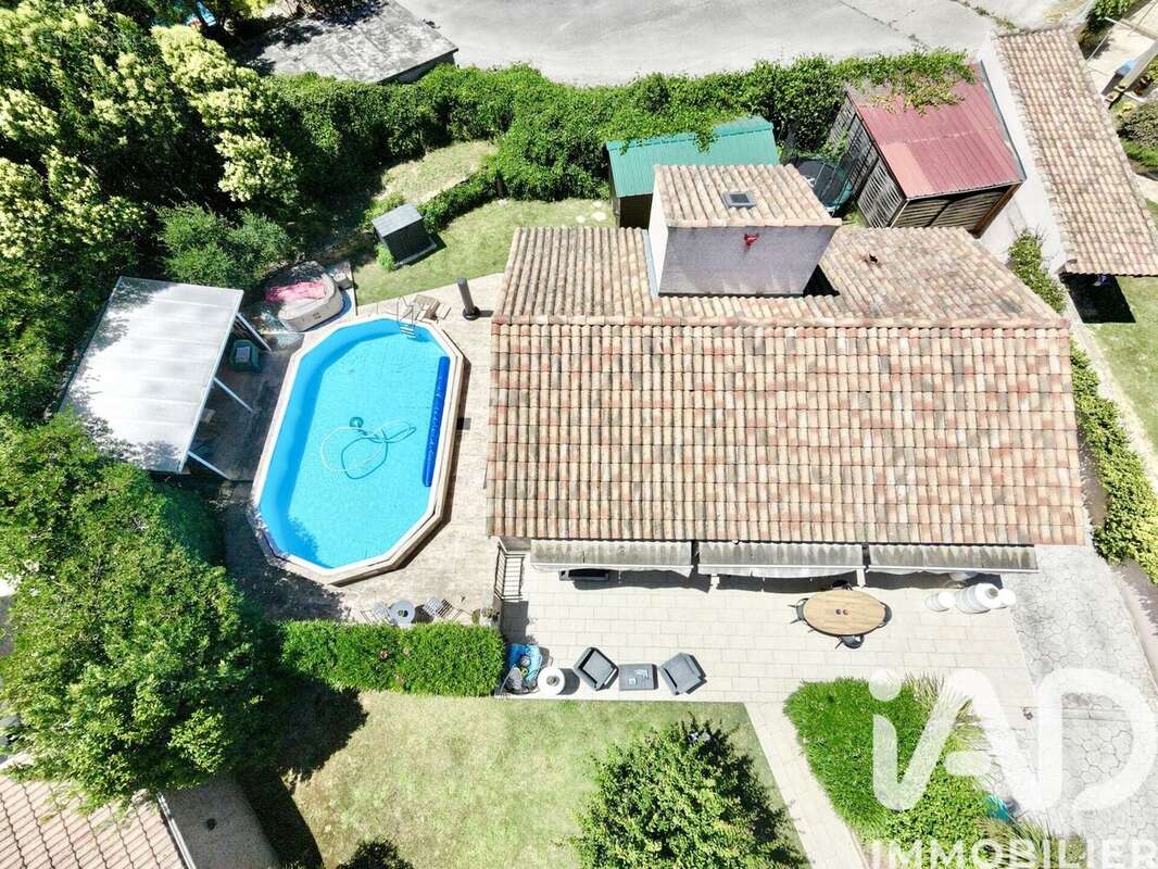 Maison 91 m² à Brignon  - photo 2