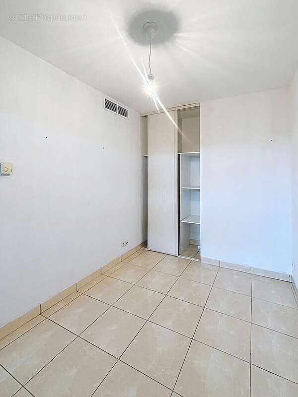Appartement 29 m² à Villeneuve-Loubet  - photo 8