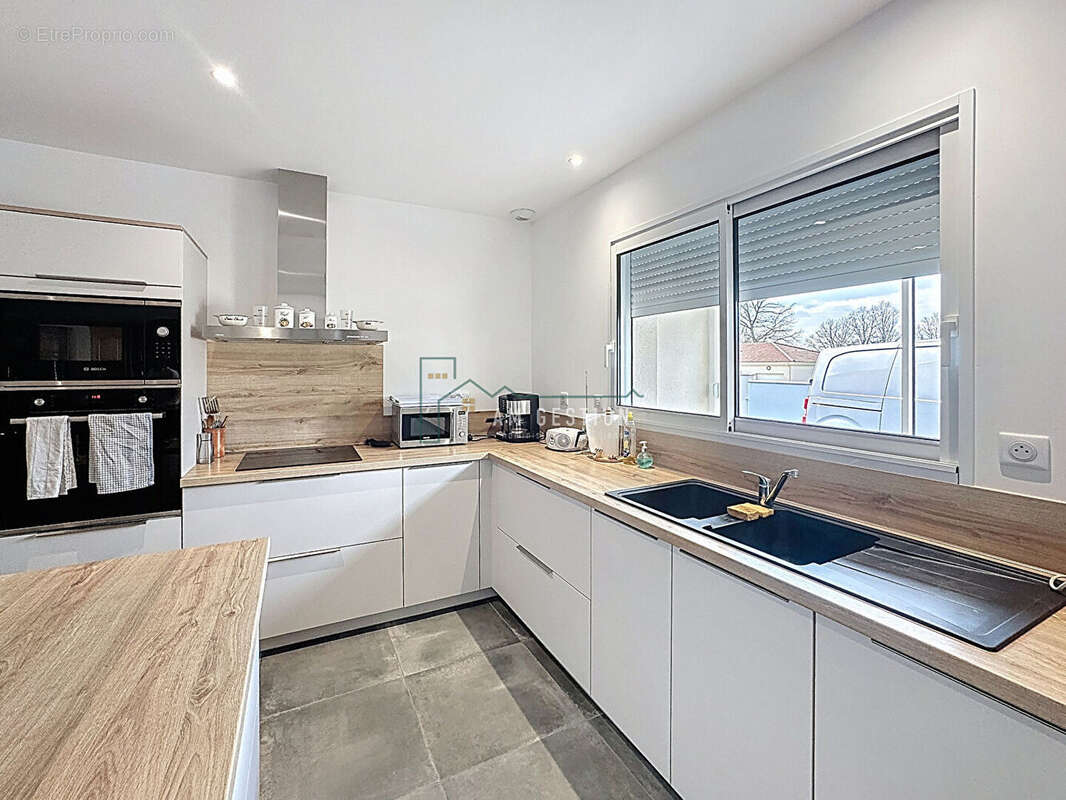 Maison à SAINT-JUNIEN