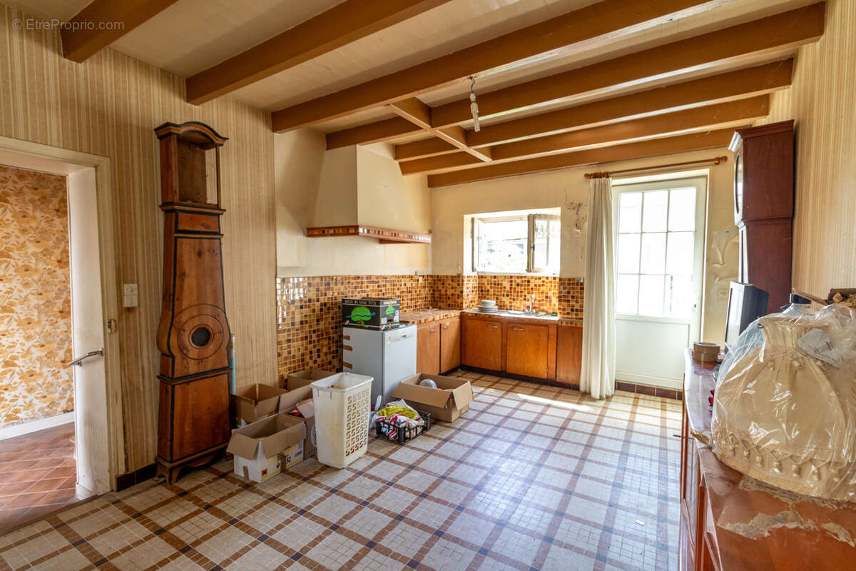 Maison de ville à rénover - photo 3