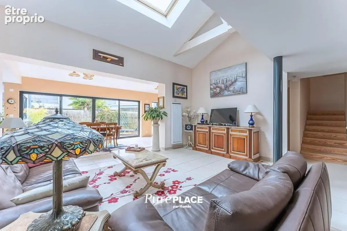 Maison/Villa T6 de 164 m² à Bordeaux 33200 - photo 3