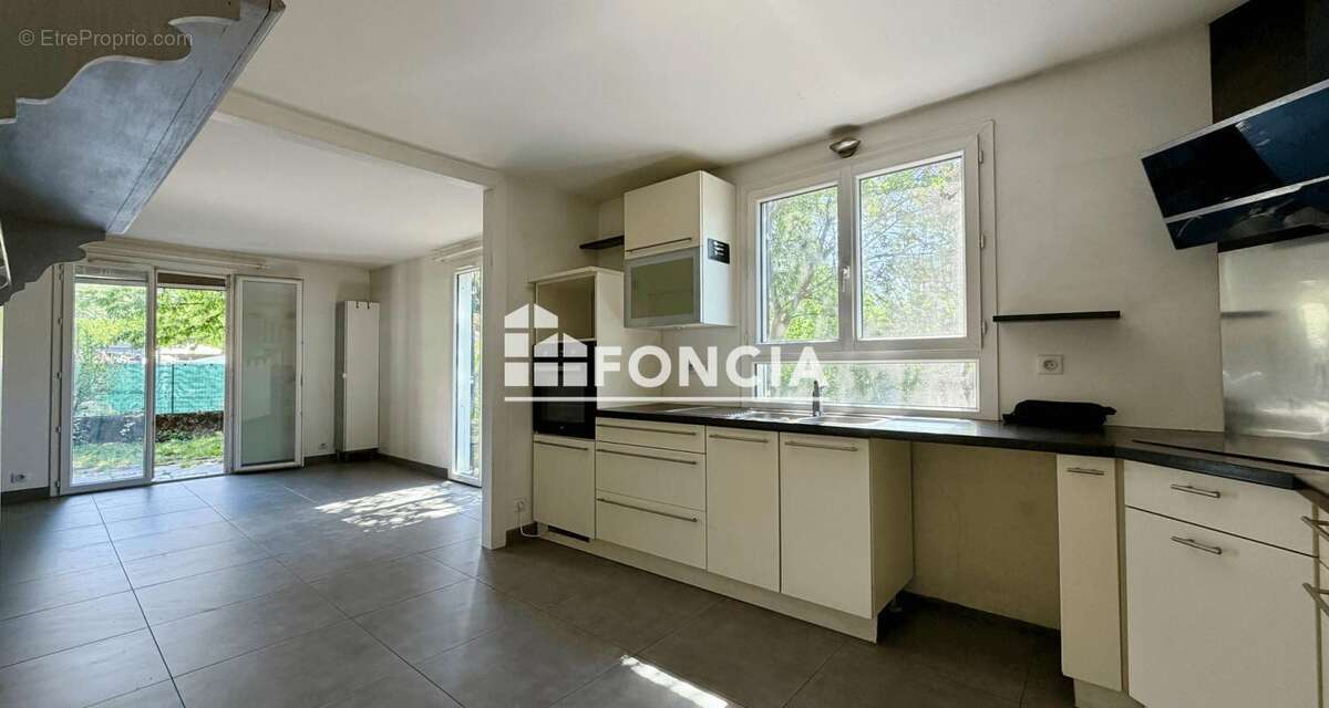 Maison à DOMENE