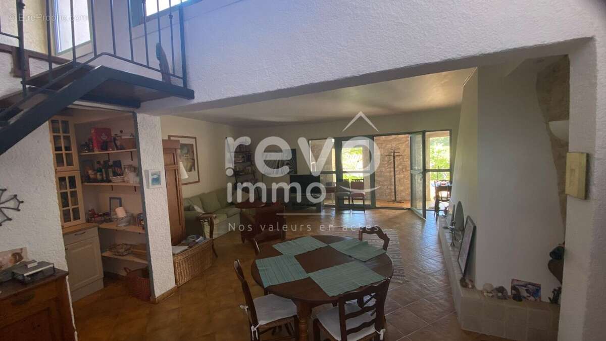 Appartement à NEZIGNAN-L'EVEQUE