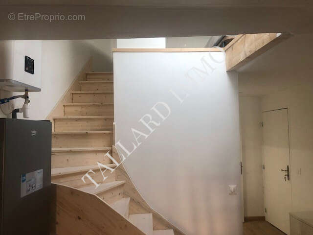 Tallard centre, immeuble rénové comprenant 3 appartements loués - photo 17
