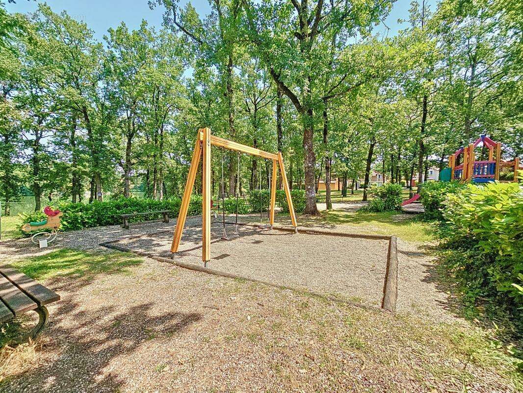 T2 clé en main avec jardin privatif & piscine chauffée - photo 16