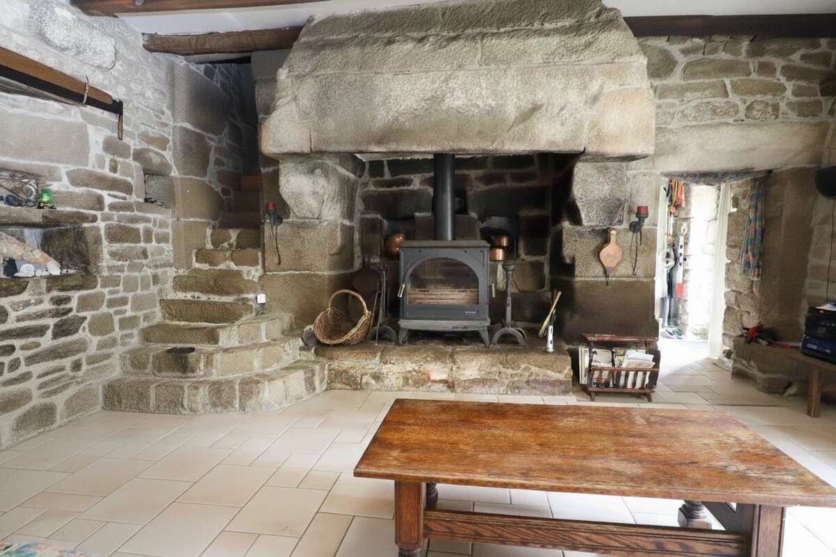 Maison à GLOMEL