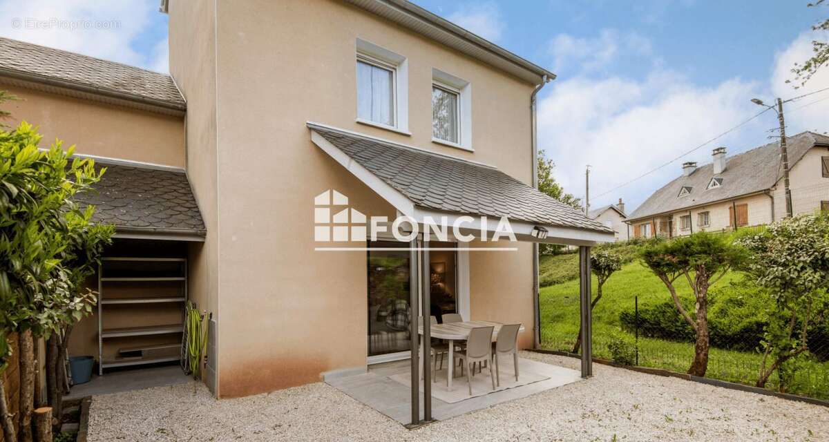 Maison à ONET-LE-CHATEAU