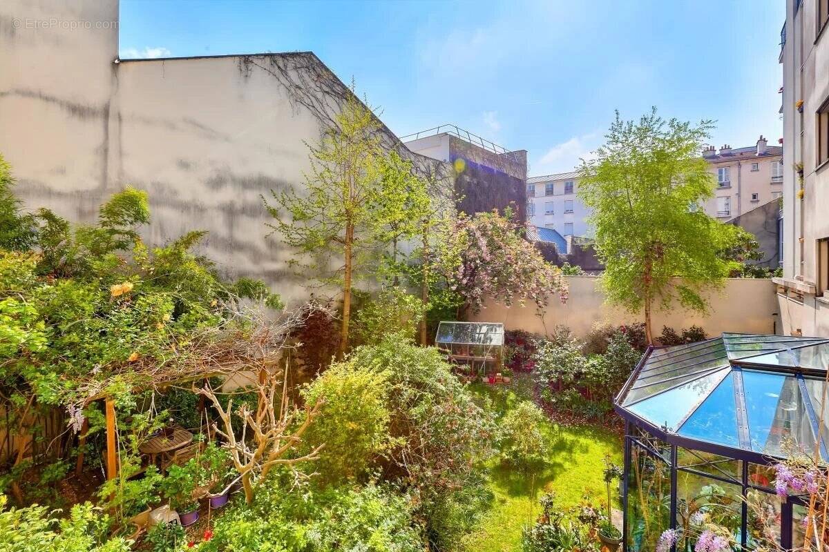 Appartement à PARIS-11E