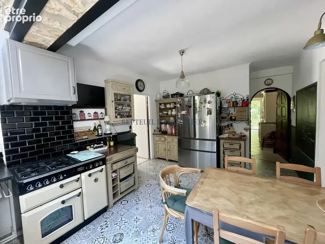 Maison ancienne individuelle de 7 pièces, sur 5 088 m2,avec garage et piscine. - photo 9