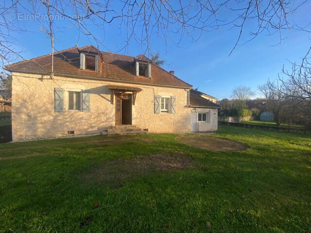 Maison à LACHAPELLE-AUZAC
