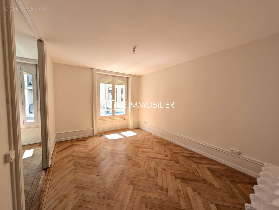 Appartement à EVIAN-LES-BAINS