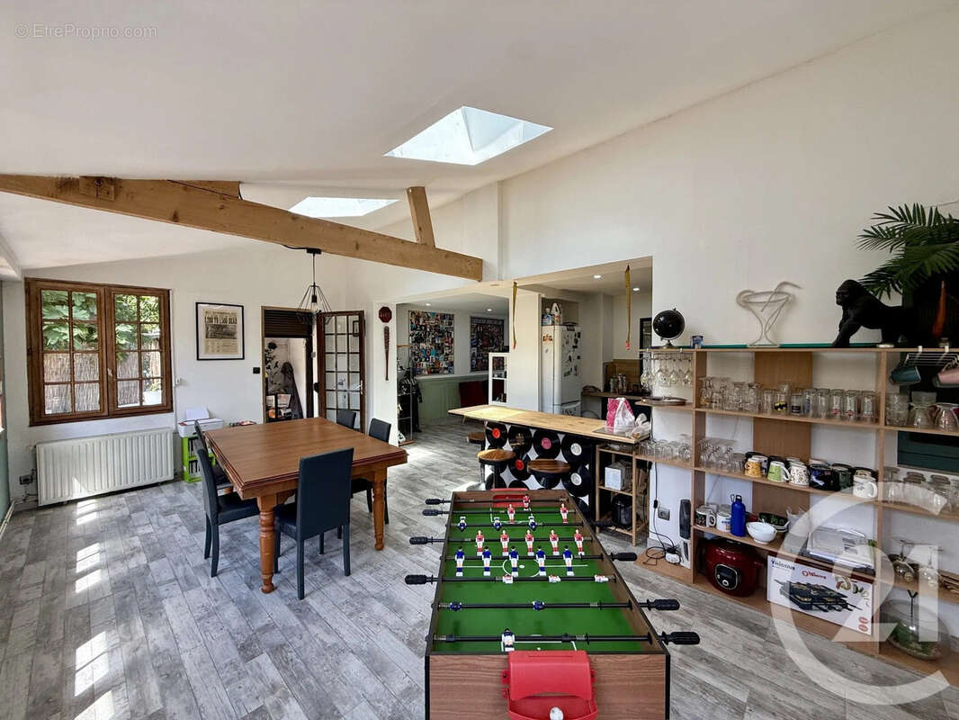 Maison 114 m² à Saint-Quentin  - photo 2