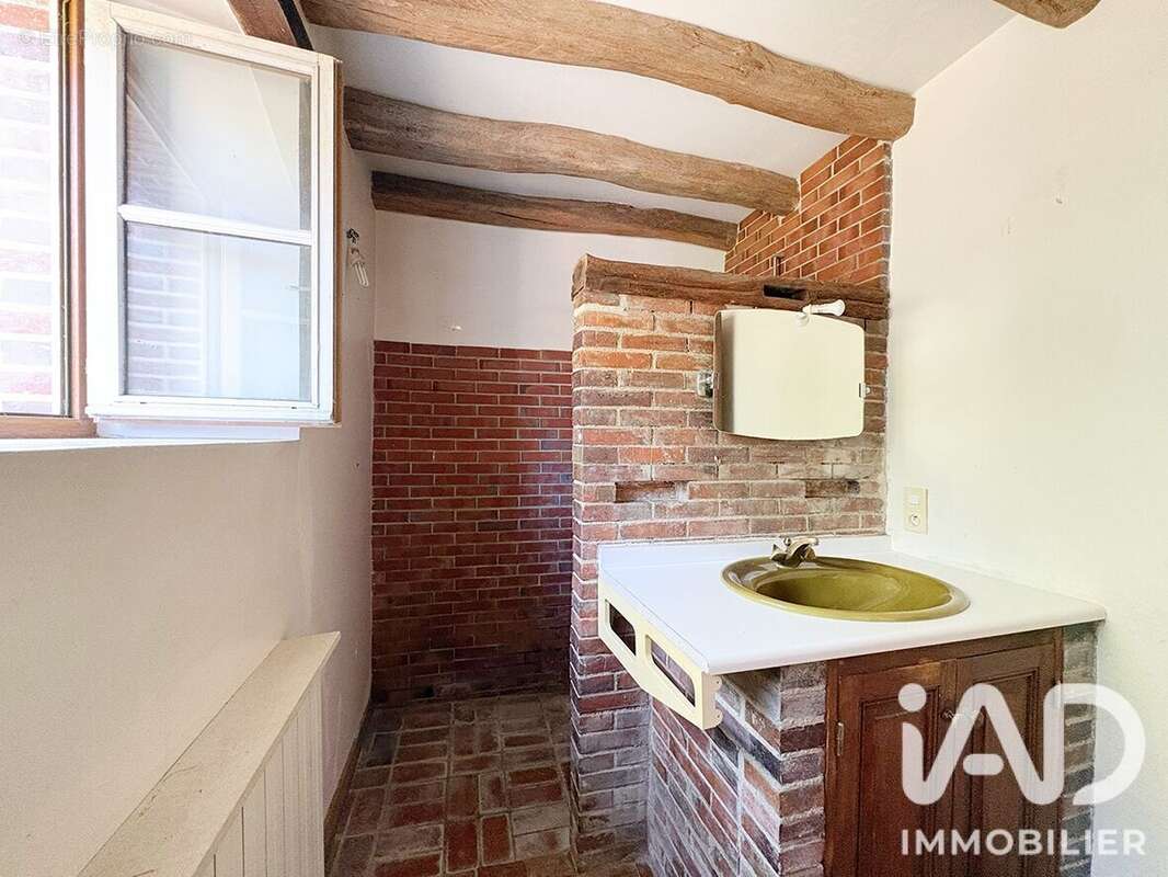 Maison 135 m² à Fontaines  - photo 6