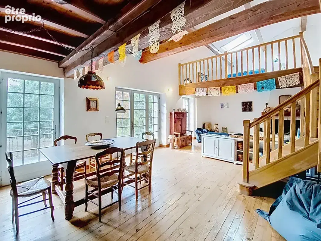 10 Mns Carcassonne - Ancienne longère de 240 m² avec séjour de 55 m², 178 m² d'annexes et terrain de plus de 3 000 m² - photo 4