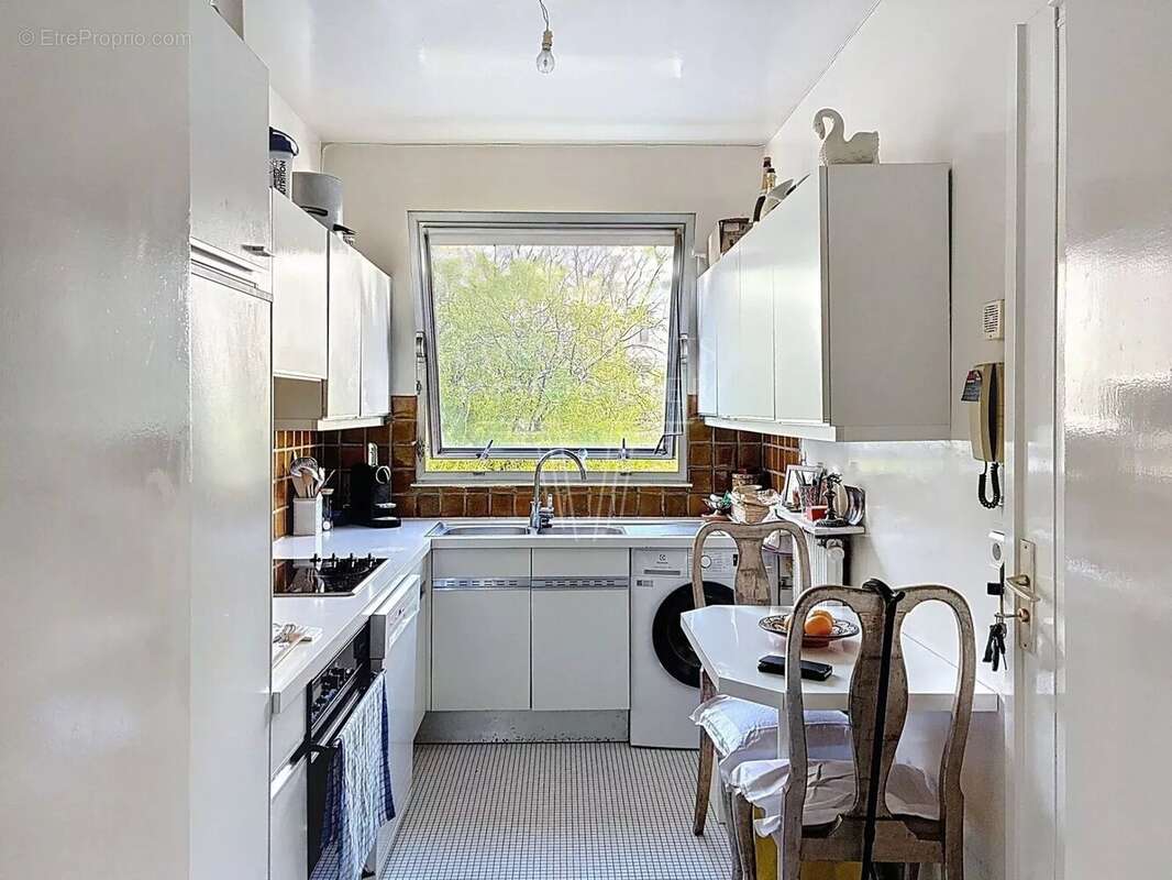 Appartement à NEUILLY-SUR-SEINE