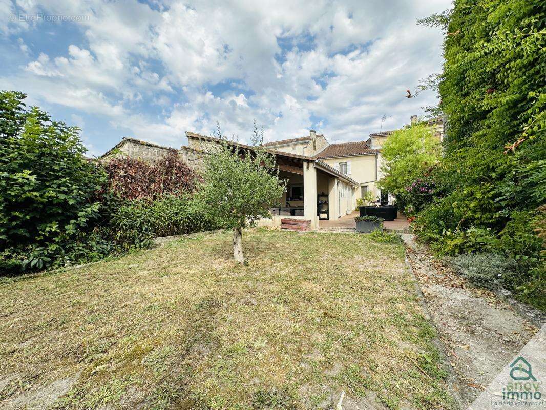 Maison à CHATEAUNEUF-SUR-CHARENTE