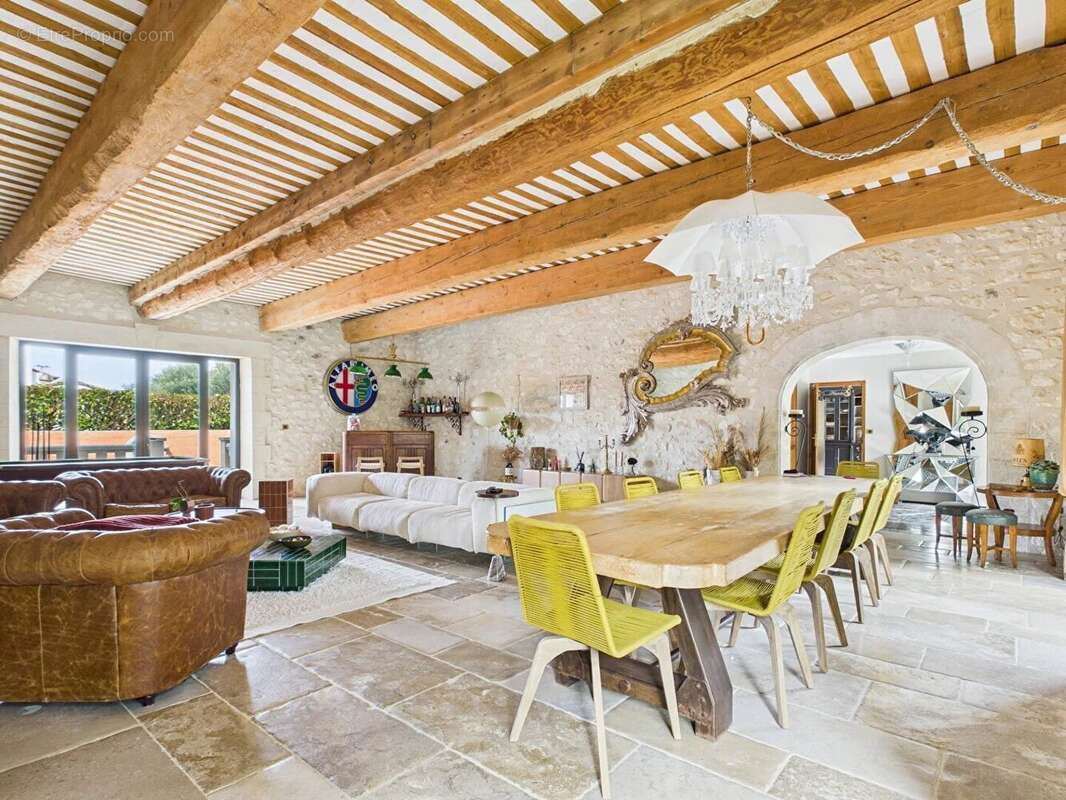 A Vendre : Mas en pierre avec piscine à Molleges - photo 15