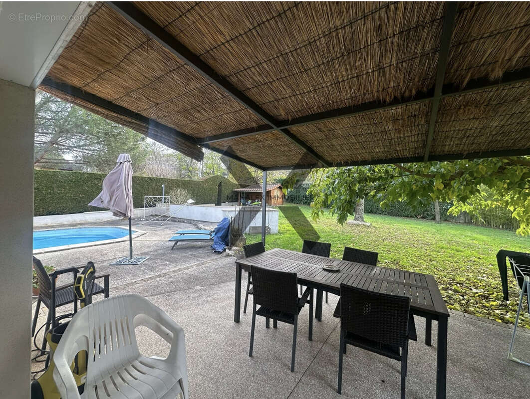 Maison à COMMELLE-VERNAY