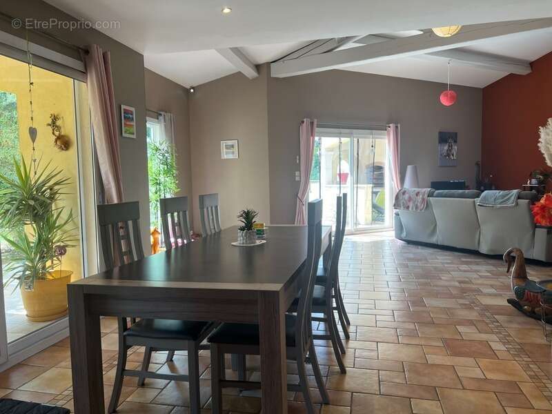 Maison à SAINT-MARTIN-DE-VALGALGUES