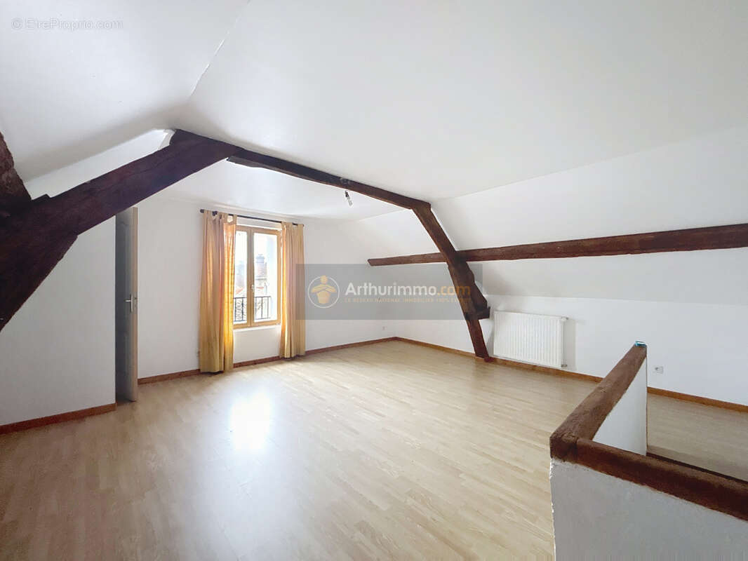 Maison à COULOMMIERS