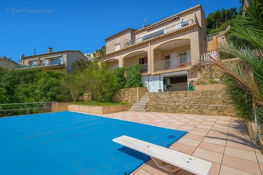 Maison à SAINT-MANDRIER-SUR-MER