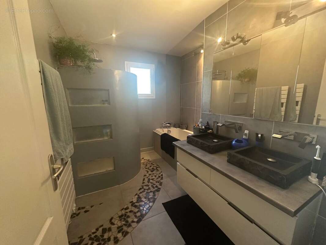 Maison à NANS-LES-PINS