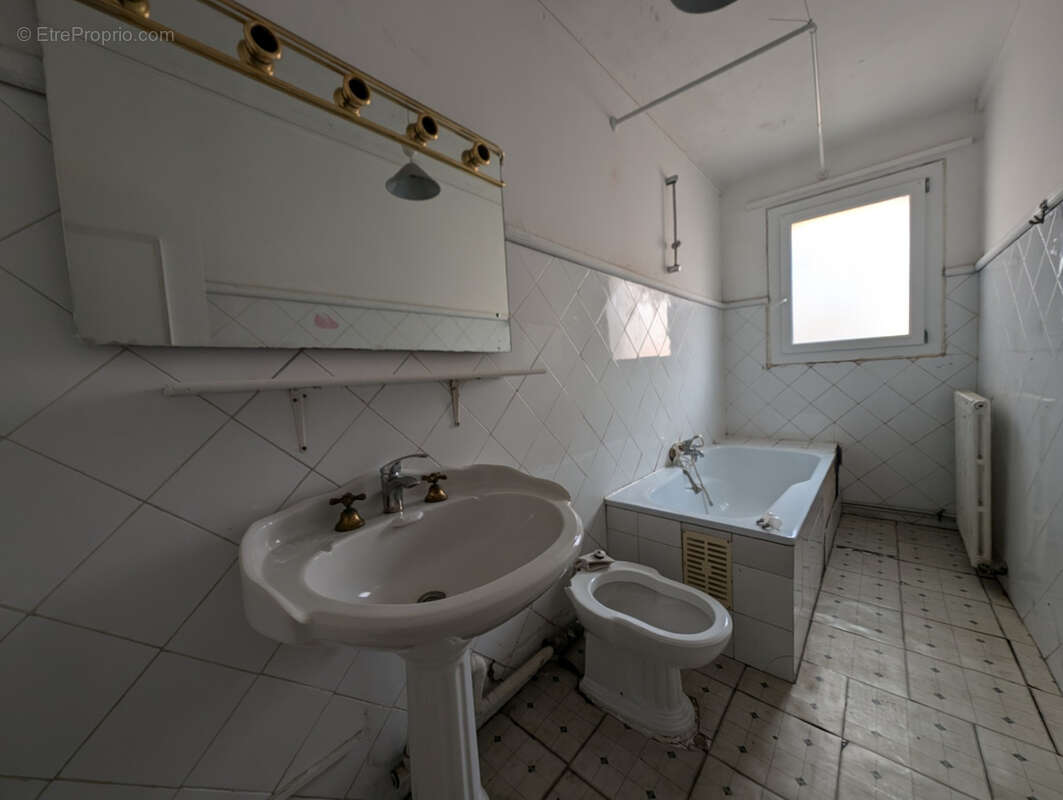 Appartement à LEZIGNAN-CORBIERES