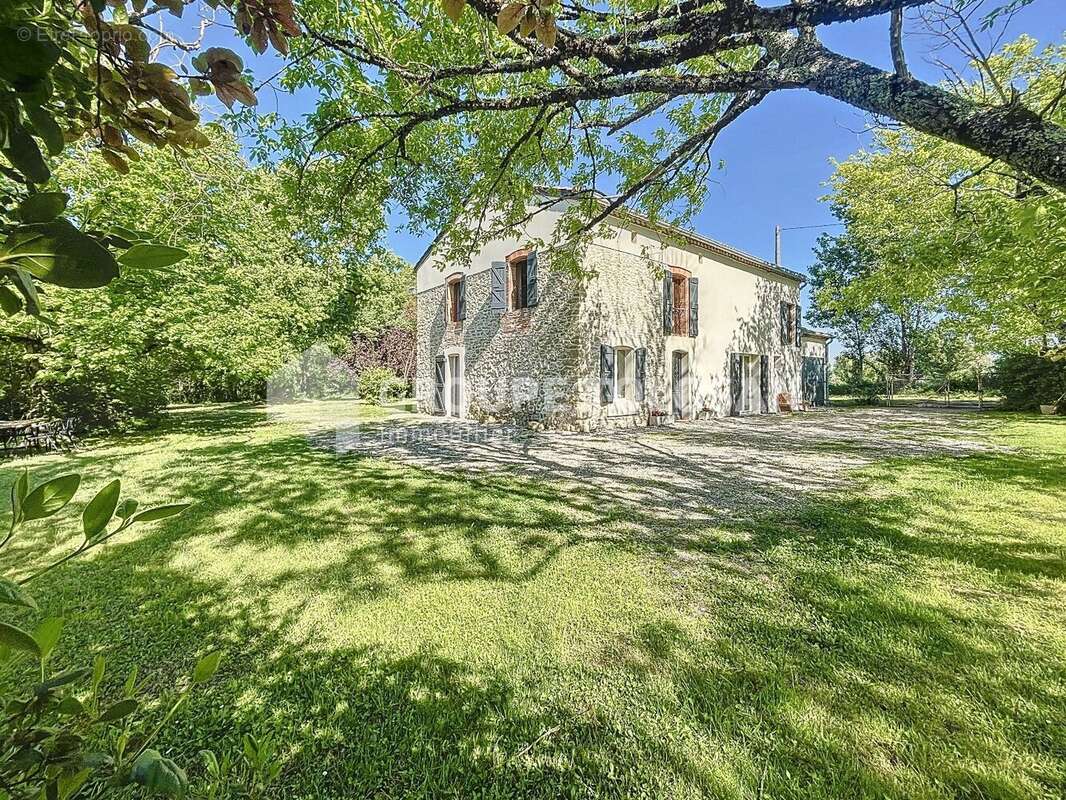 Maison 182 m² à Caraman  - photo 2