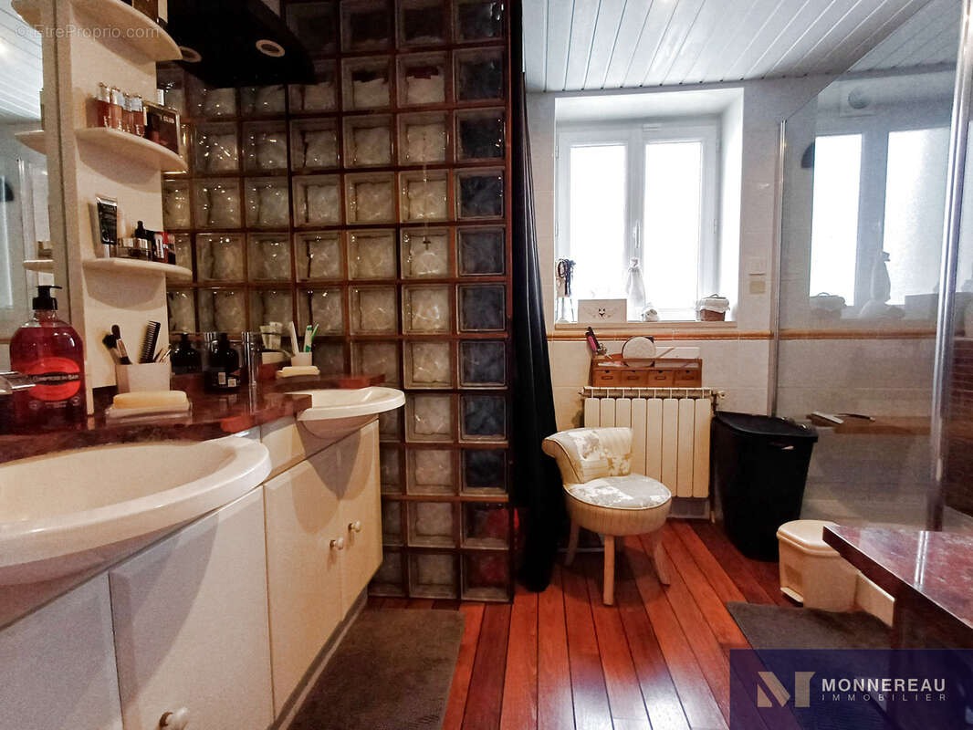 Maison à BAIGNES-SAINTE-RADEGONDE