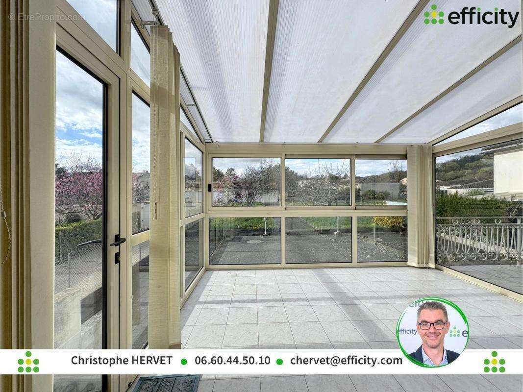 Maison à RUELLE-SUR-TOUVRE