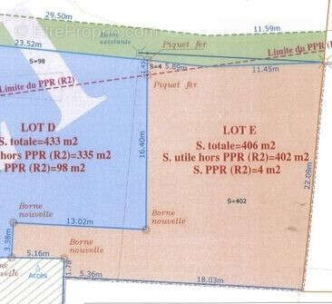 Terrain à SAINT-PIERRE